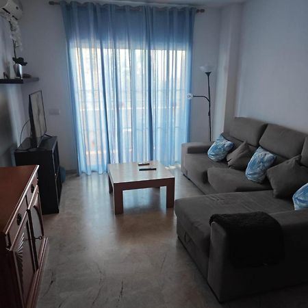 Central 2-Bed Apartment In Estepona Port Eksteriør billede