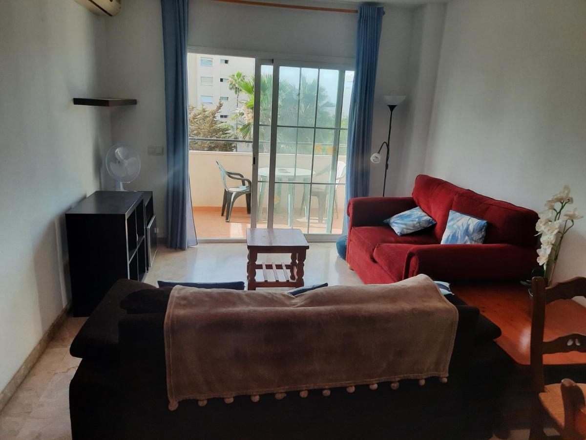 Central 2-Bed Apartment In Estepona Port Eksteriør billede