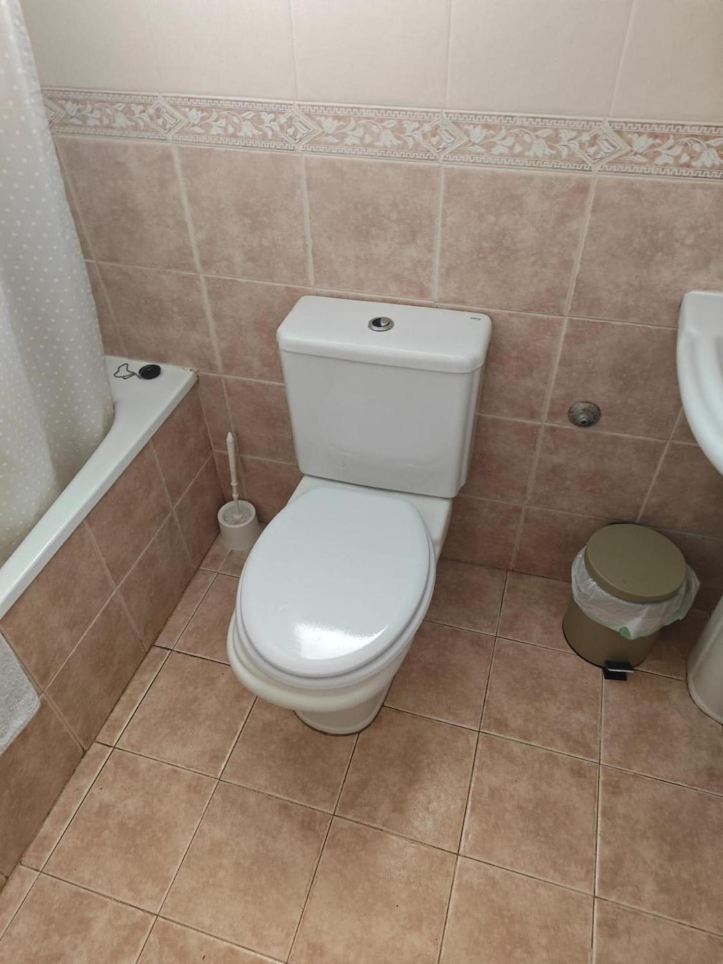 Central 2-Bed Apartment In Estepona Port Eksteriør billede